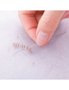 Igła ręczna do nawlekania koralików rozcięta w środku TULIP - 0,20x120 mm - TBN-007E - 1szt./opak.