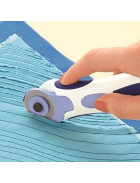 Nóż do cięcia patchworków z prowadnicą CLOVER - 499